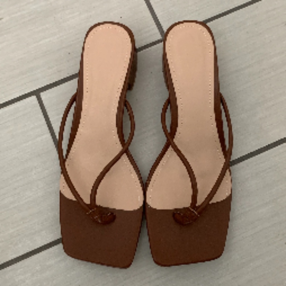 LULUS NEW sandals chunky heel